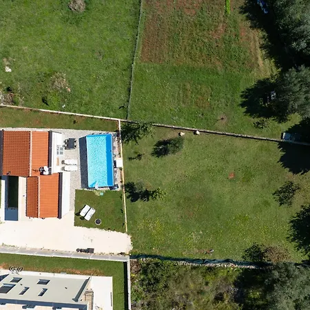 Сasa de vacaciones Pool House Renata