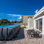 Pool House Renata Ferienhaus Medulin