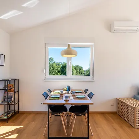 Pool House Renata بيت للعطل ميدولين